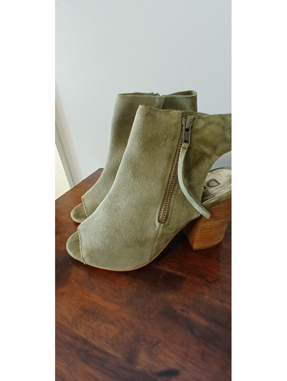 Diba True olive green suede peep-toe heeled booties. Sz 7.5zM